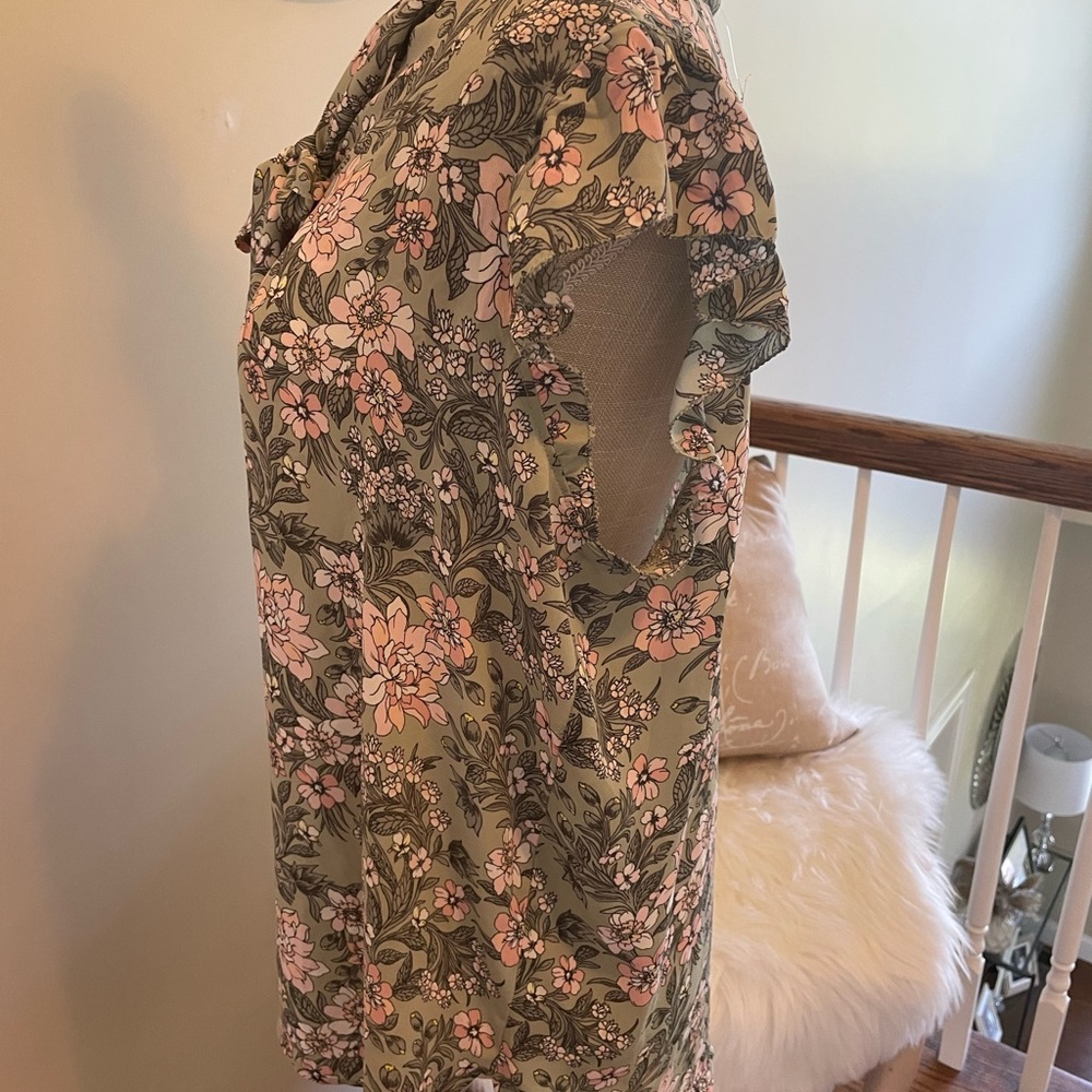 Loft floral blouse with tie. Light weight.